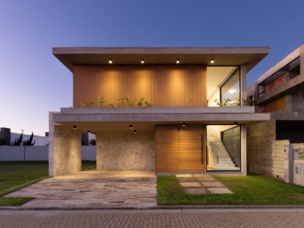 Casas a venda em condomínios Litoral Norte. Alto padrão. Capão da Canoa - Atlântida - Xangri-lá. Excelente valorização para morar veranear alugar e investir.